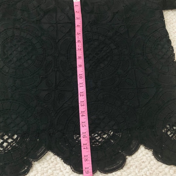 Boston Proper Lace Cold Shoulder Blouse - Picture 5 of 10